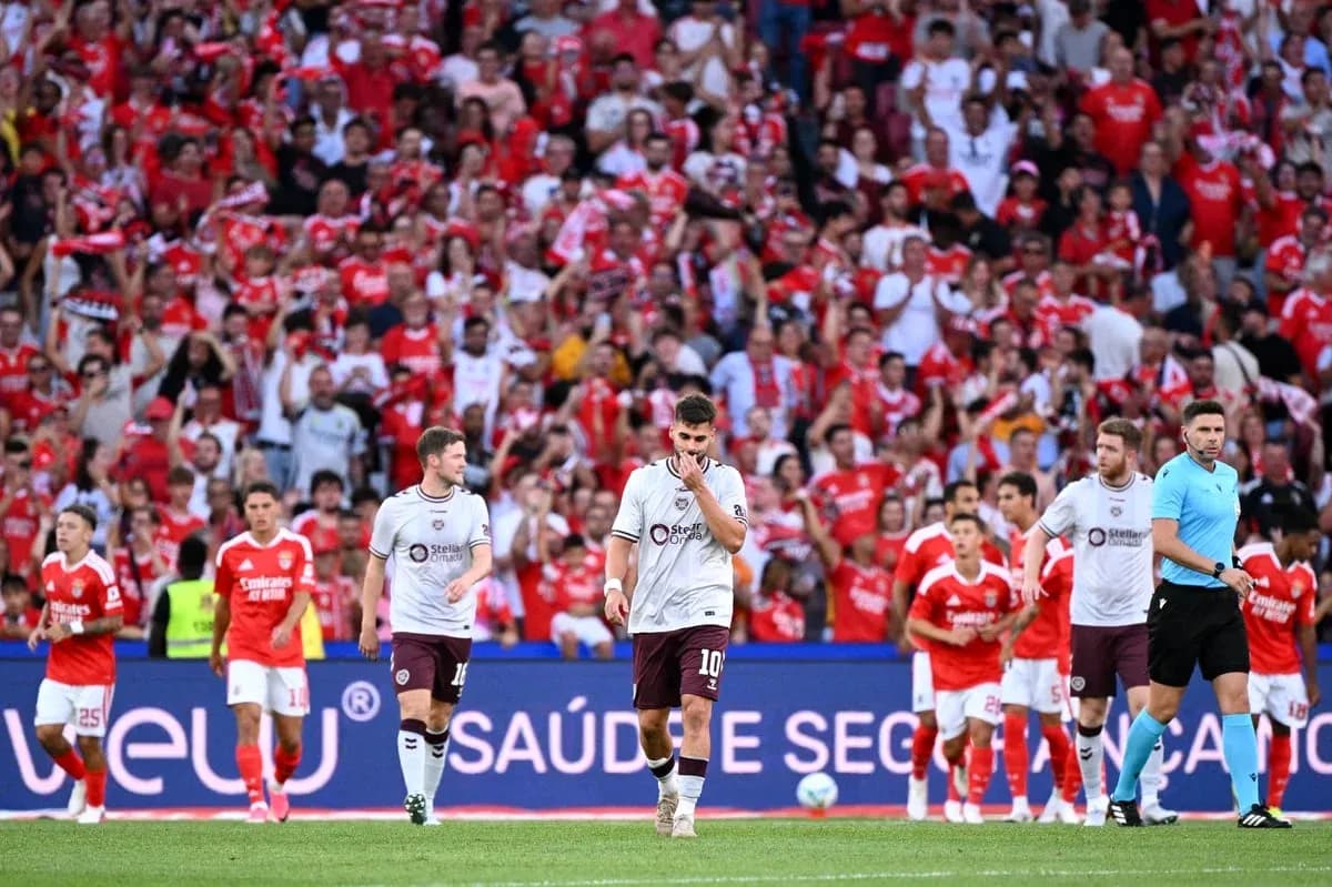 Jugadores de Hearts en el estadio de Benfica