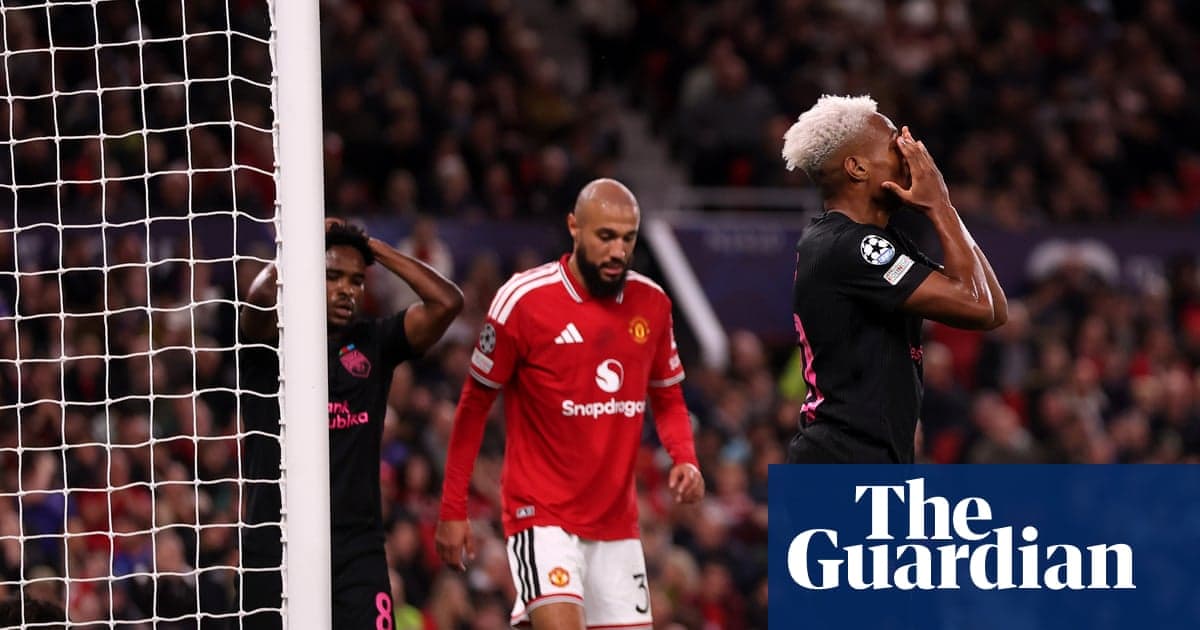 Jugadores lamentándose tras una jugada fallida