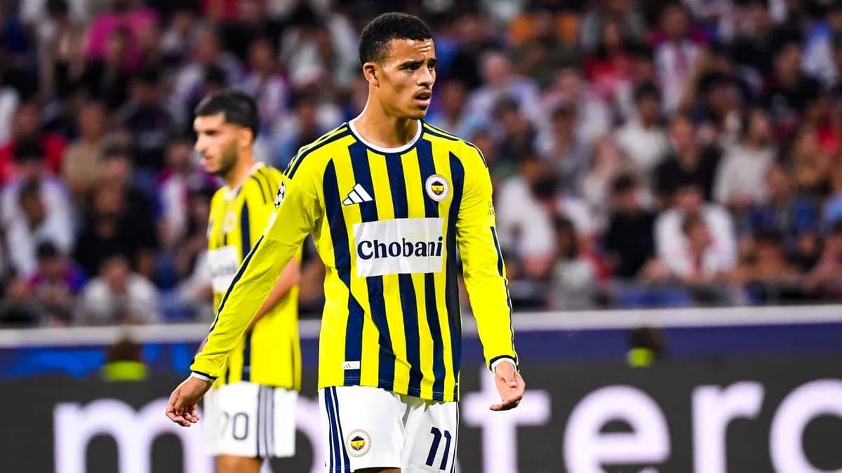 Jugador de Fenerbahçe en acción durante un partido
