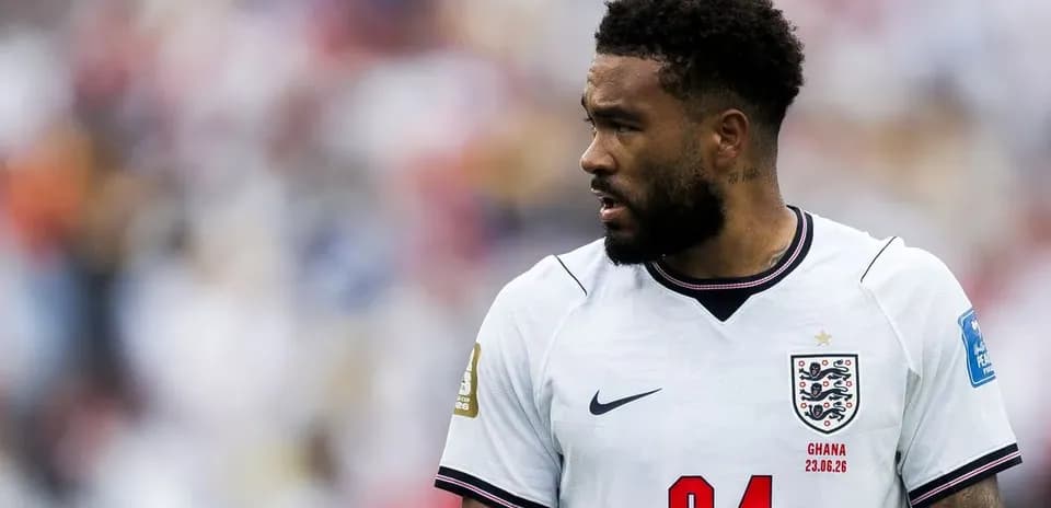 Jugador de Inglaterra en partido de fútbol