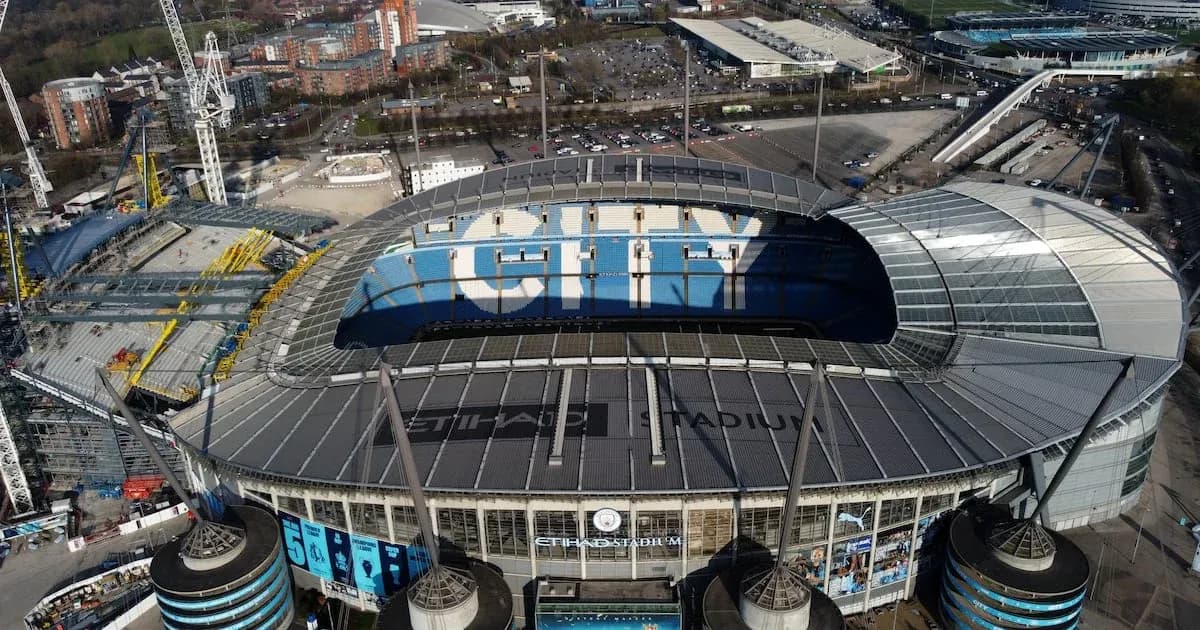 Vista aérea del Estadio Etihad en construcción