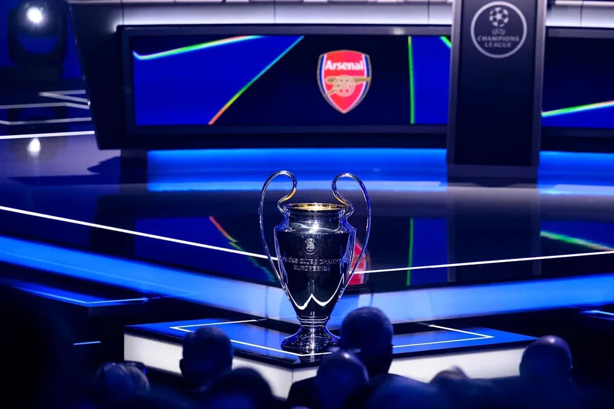 Trofeo de la UEFA Champions League en el escenario