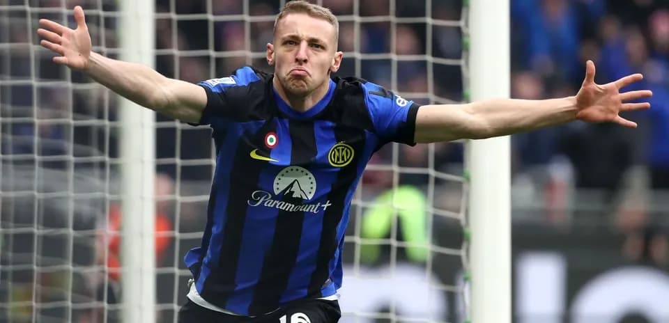 Jugador de Inter celebrando un gol en el estadio