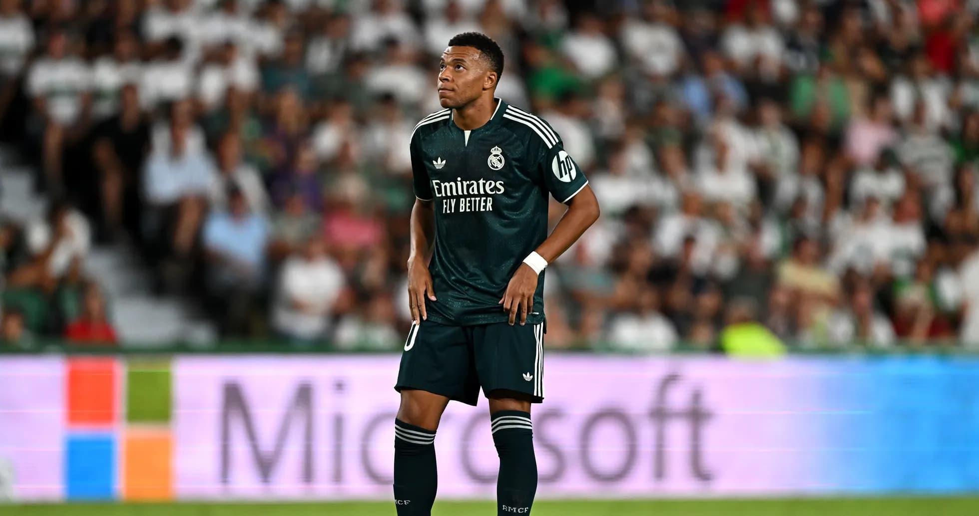 Jugador de Real Madrid en el campo durante el partido