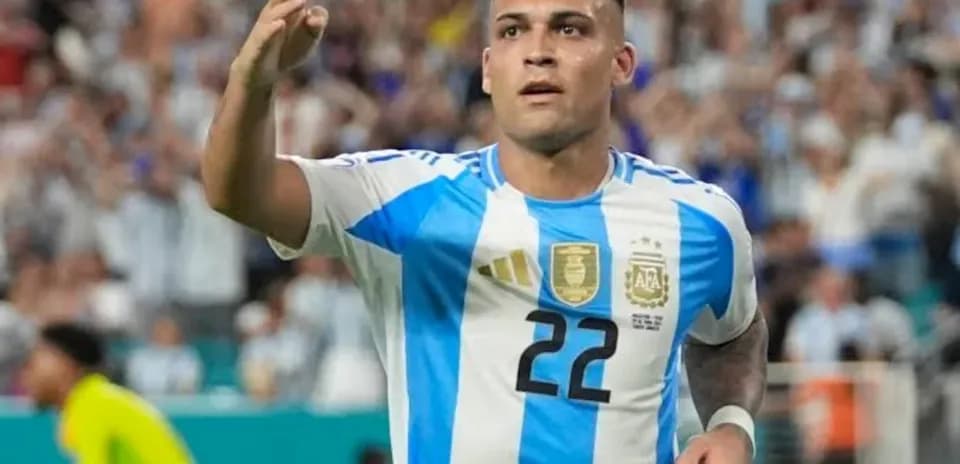 Jugador de Argentina celebrando un gol en partido