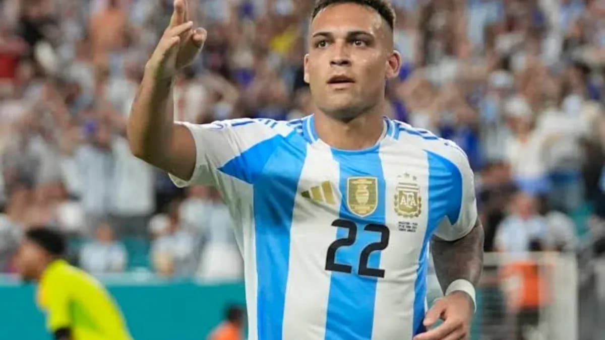 Jugador de Argentina celebrando un gol en partido