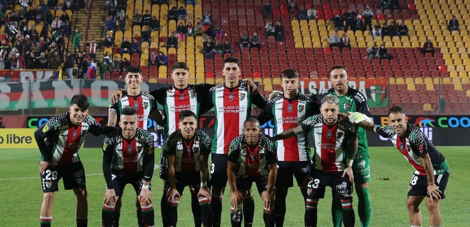 Jugadores de Palestino posando para la foto