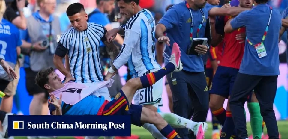 Jugadores de Argentina y España en conflicto durante partido