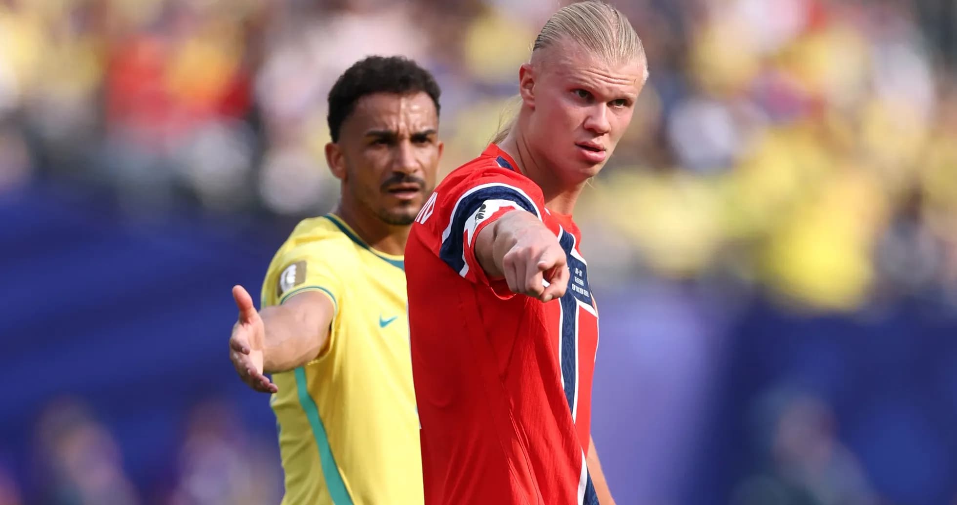 Jugadores de Noruega y Brasil en acción durante partido