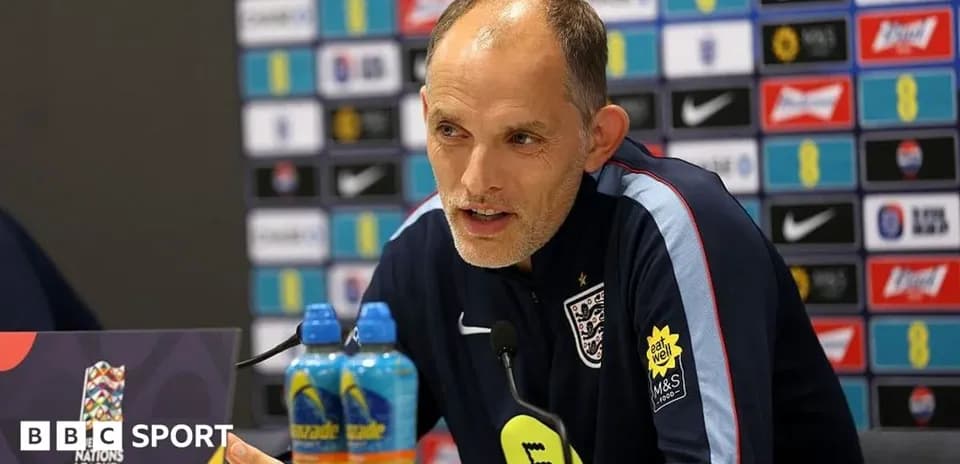Entrenador en conferencia de prensa previa al partido