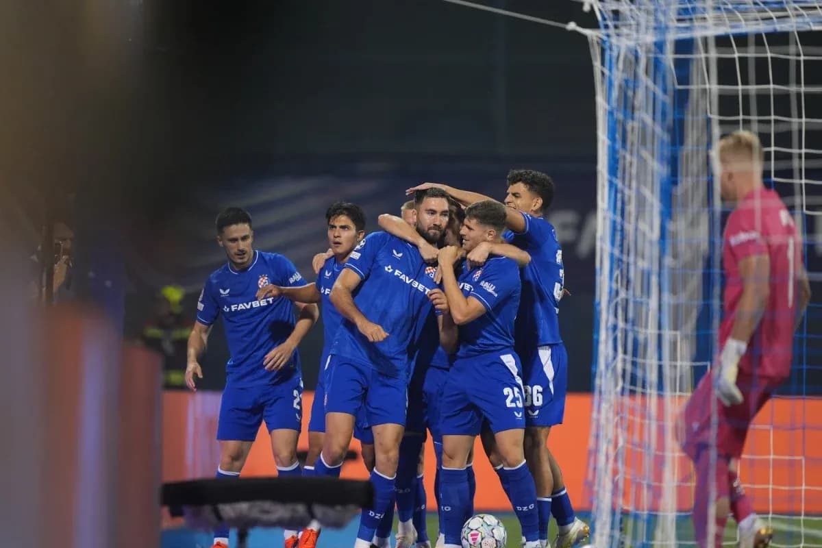 Jugadores de Dinamo Zagreb celebrando un gol