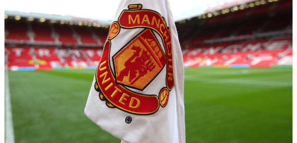 Bandera de esquina con el escudo de Manchester United