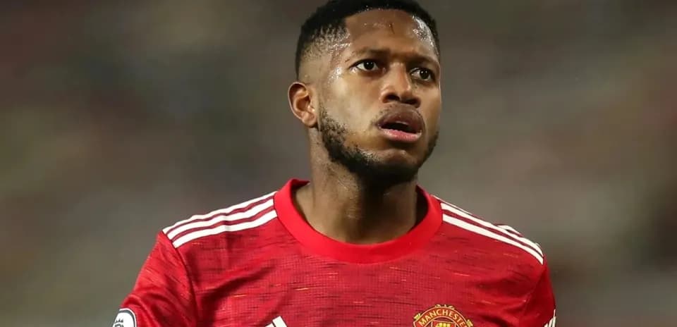 Jugador de Manchester United en camiseta roja