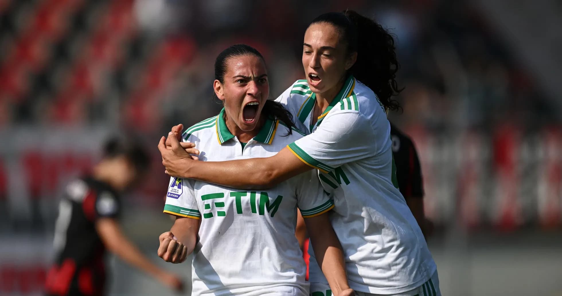 Jugadoras de Sassuolo celebrando un gol