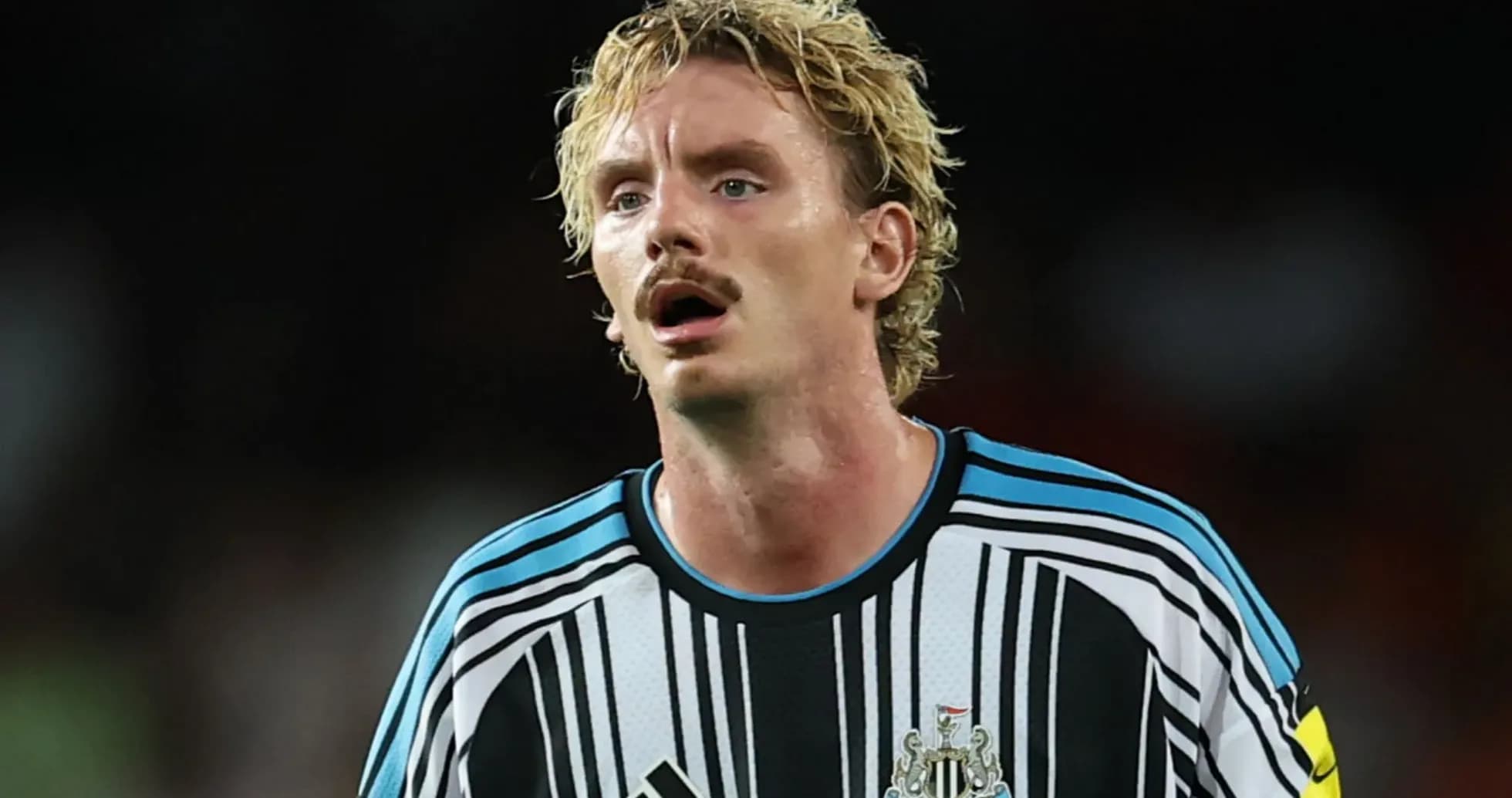 Jugador de Newcastle United en acción durante el partido