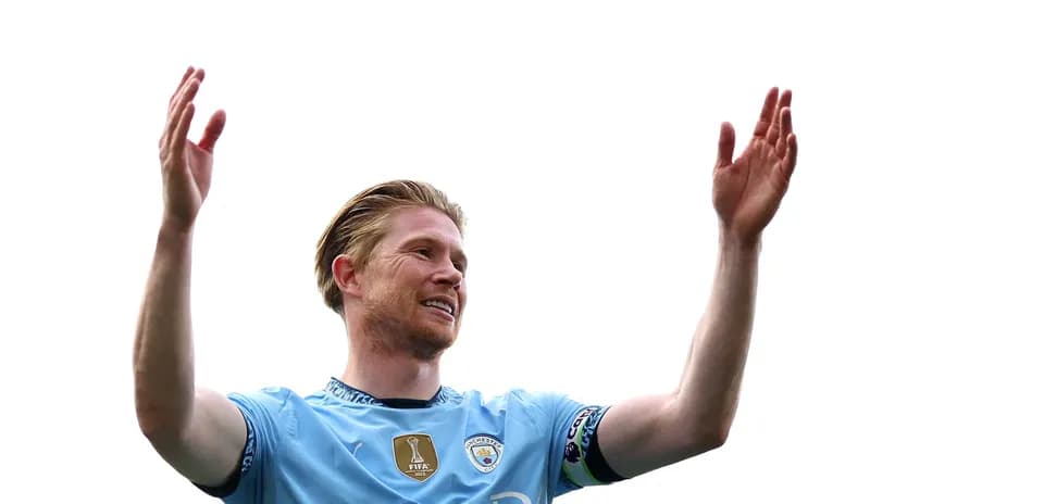 Jugador de Manchester City levantando las manos en señal