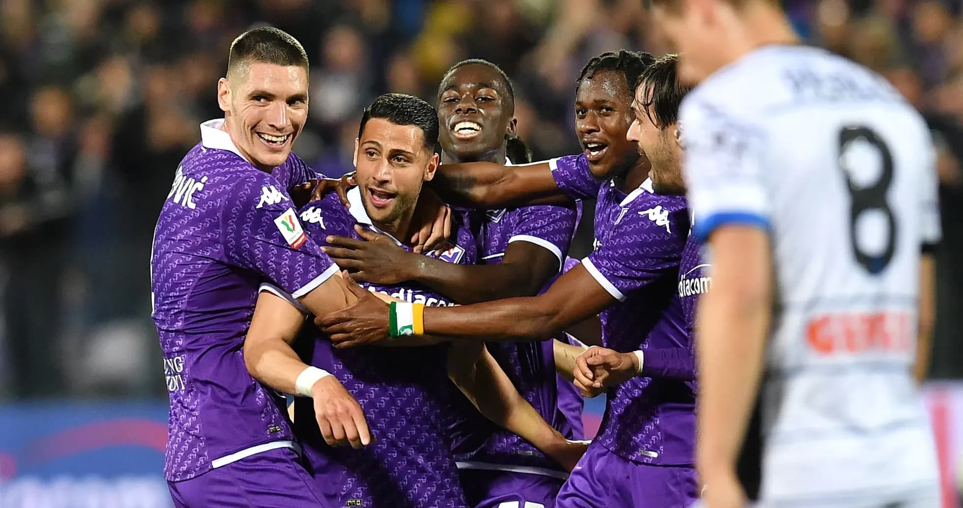 Jugadores de Fiorentina celebrando un gol