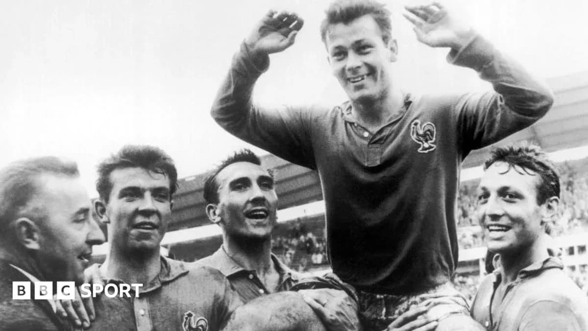 Jugadores de Francia celebrando una victoria histórica