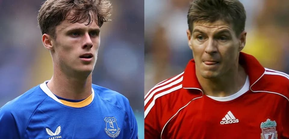 Jugadores de Everton y Liverpool en acción