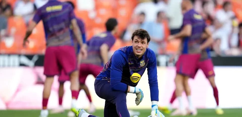 Portero de Barcelona entrenando en el campo