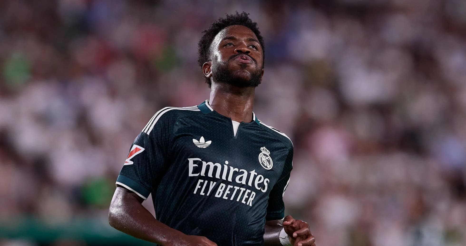 Jugador de Real Madrid en acción durante partido
