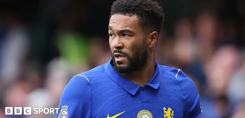 Jugador de Chelsea en el campo durante un partido