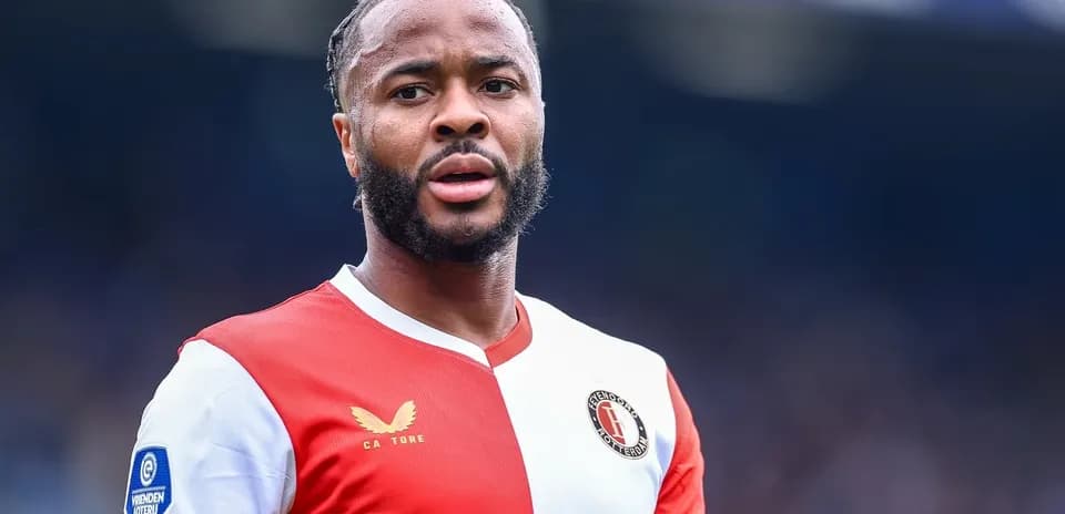 Jugador de Feyenoord en el campo durante el partido