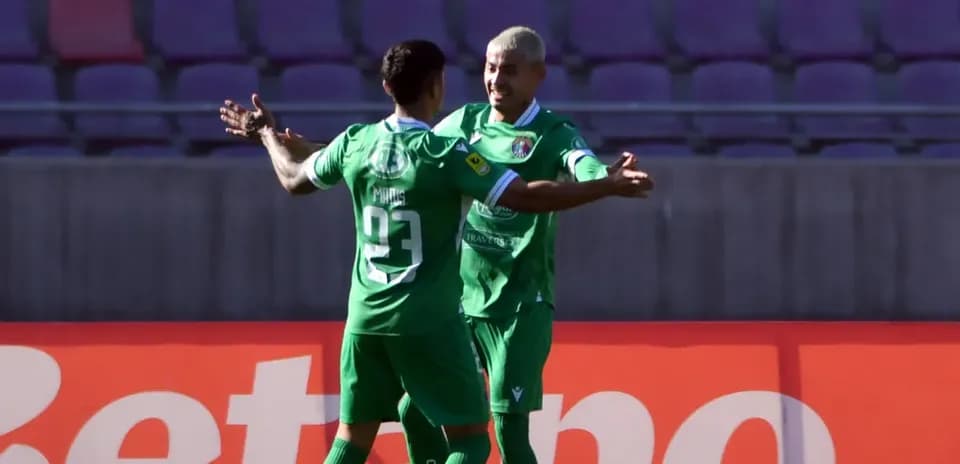 Jugadores de Palestino celebrando un gol