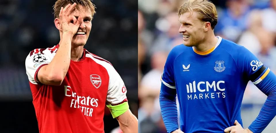 Jugadores de Arsenal y Everton sonrientes