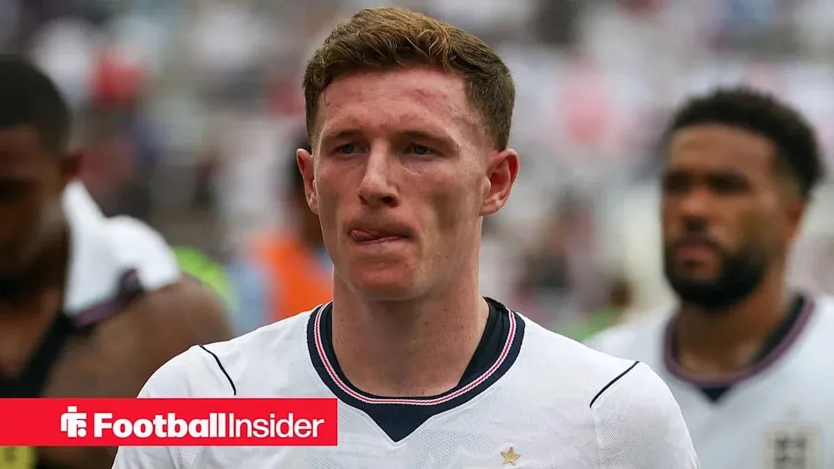 Jugador de Inglaterra caminando tras el partido