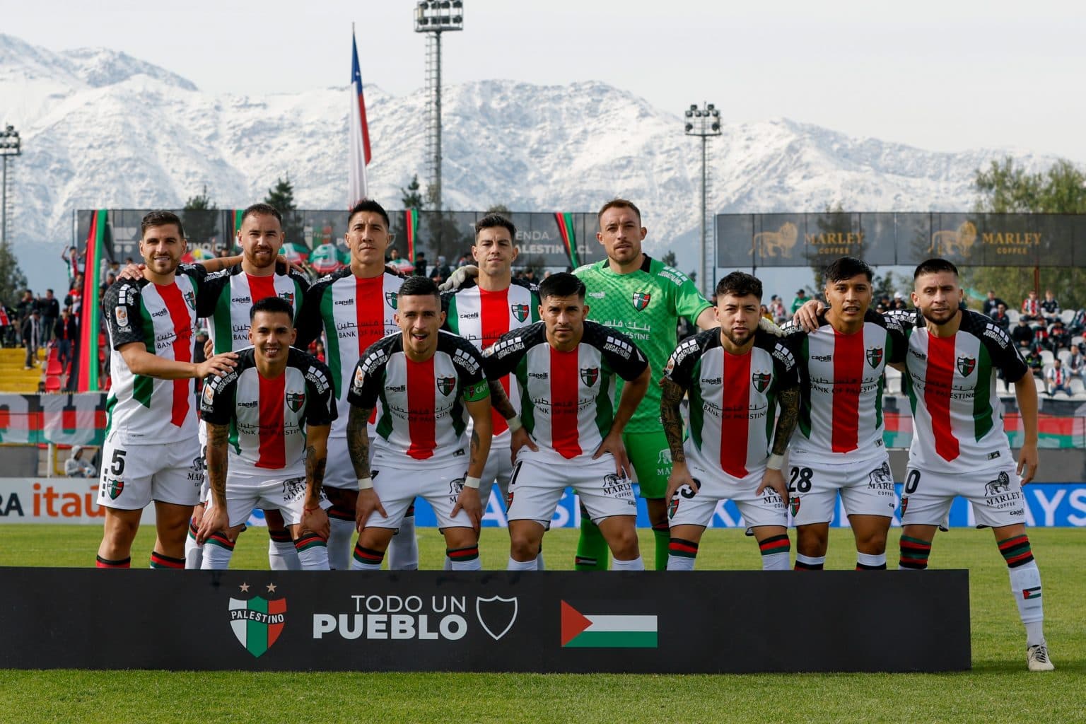 Equipo Palestino posando antes del partido