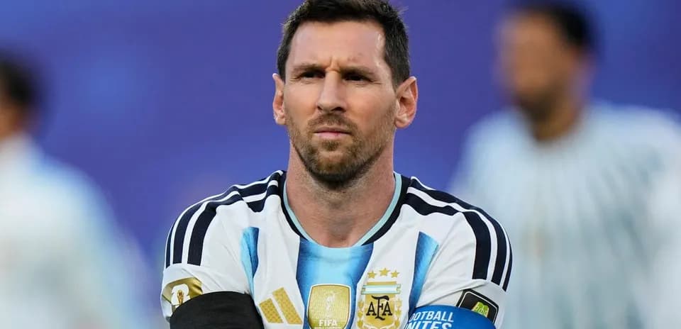 Jugador argentino con camiseta de la selección durante el partido