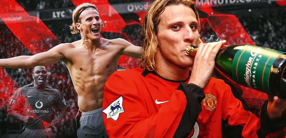 Jugador celebrando con botella de champán en Manchester United