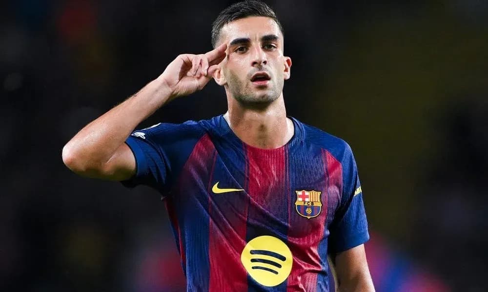 Jugador de Barcelona saludando al público durante el partido