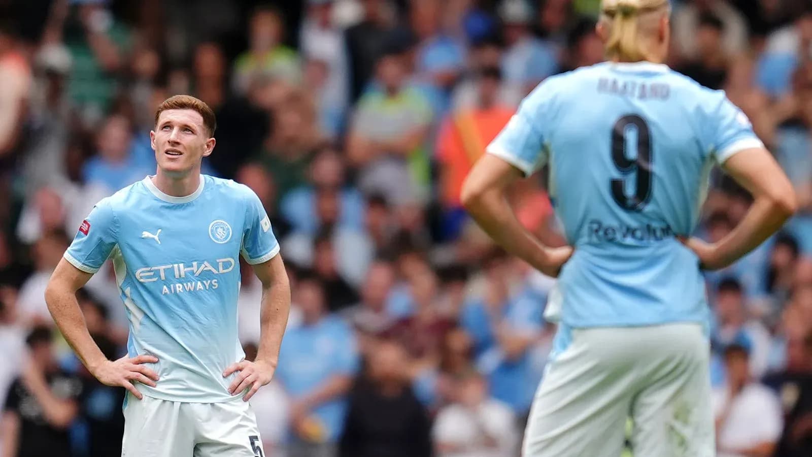 Jugadores de Manchester City en el campo durante el partido