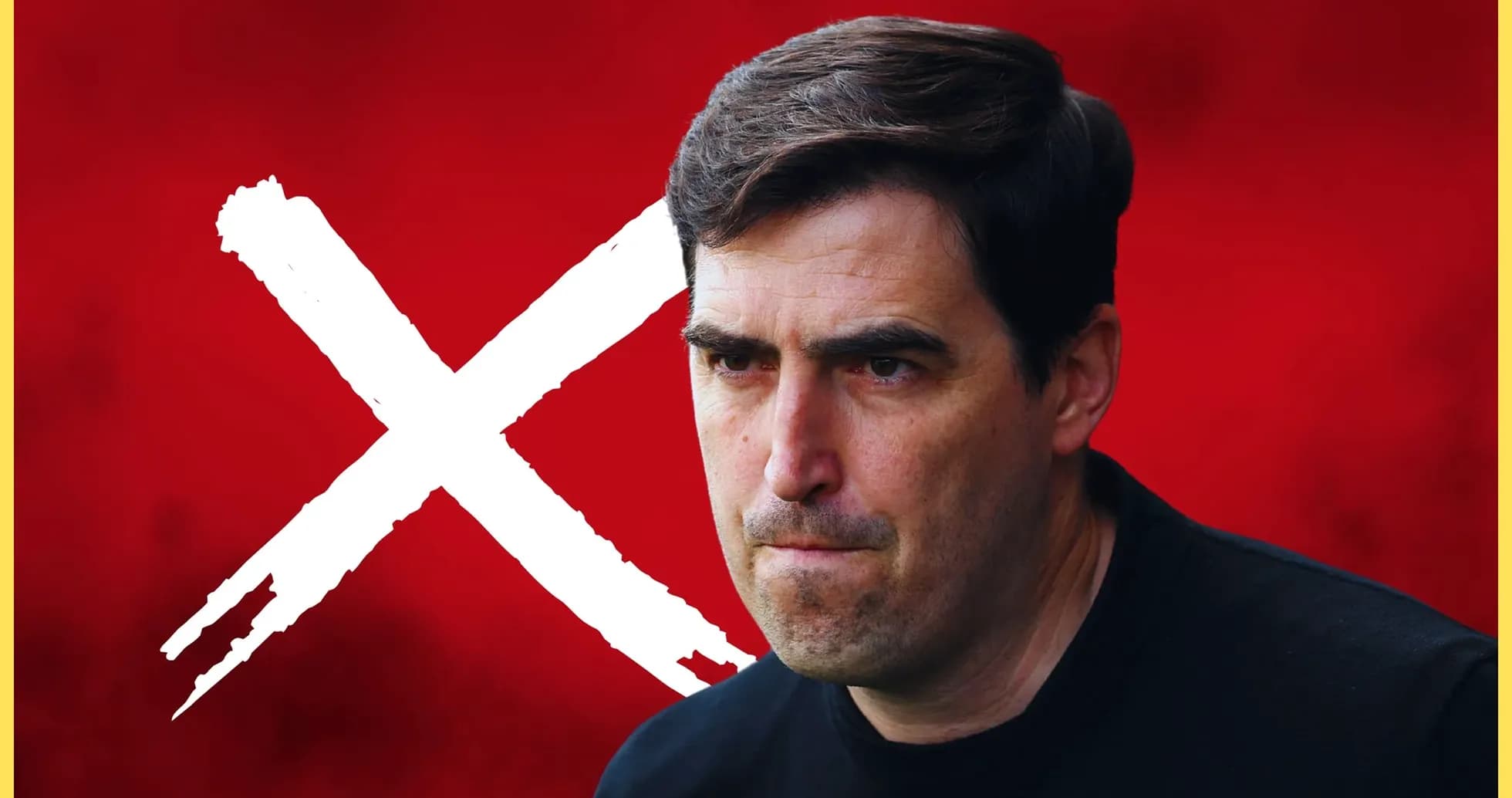 Entrenador con expresión seria frente a fondo rojo
