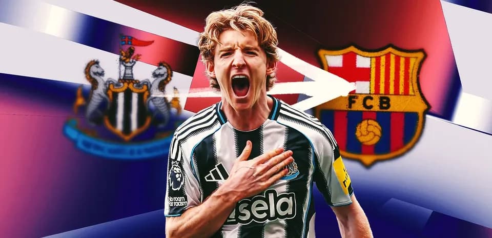Jugador de Newcastle celebrando con escudos de clubes