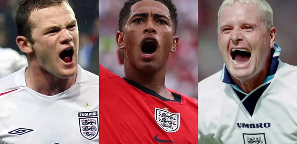 Tres futbolistas ingleses celebrando con entusiasmo