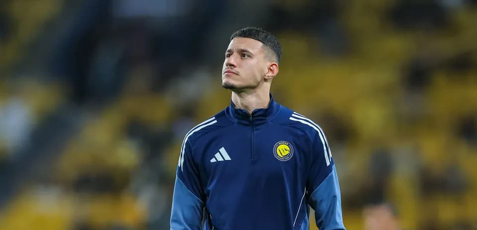 Jugador en la cancha antes del partido