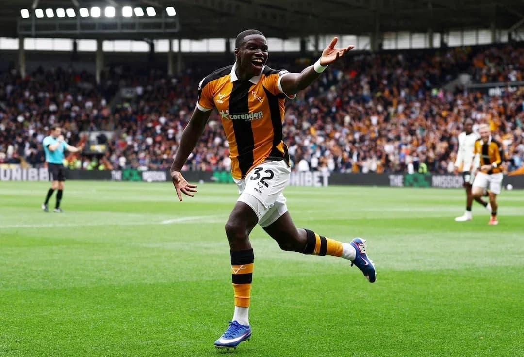 Jugador de Hull City celebra un gol