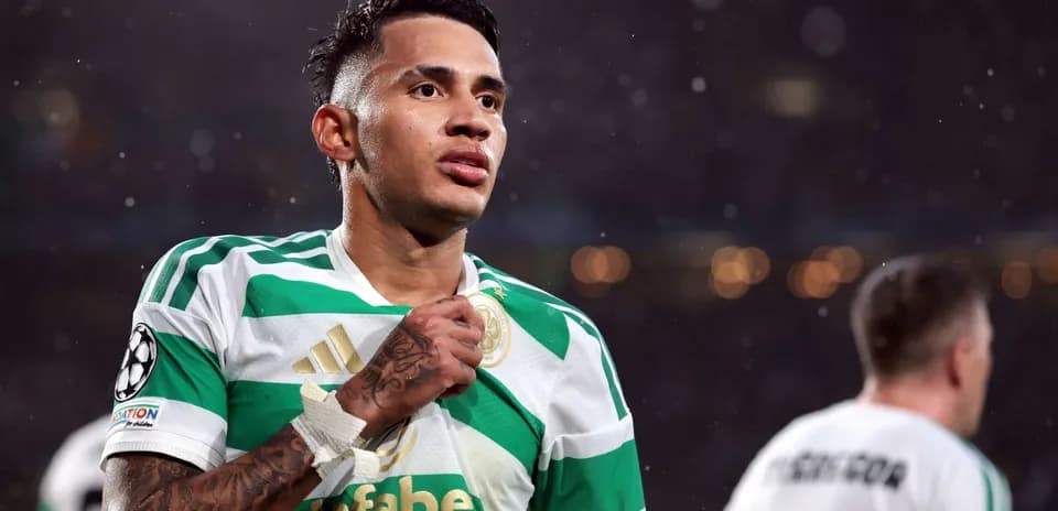 Jugador de Celtic celebrando en partido de Champions