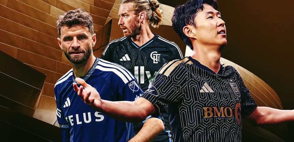 Tres jugadores de fútbol en un fondo artístico