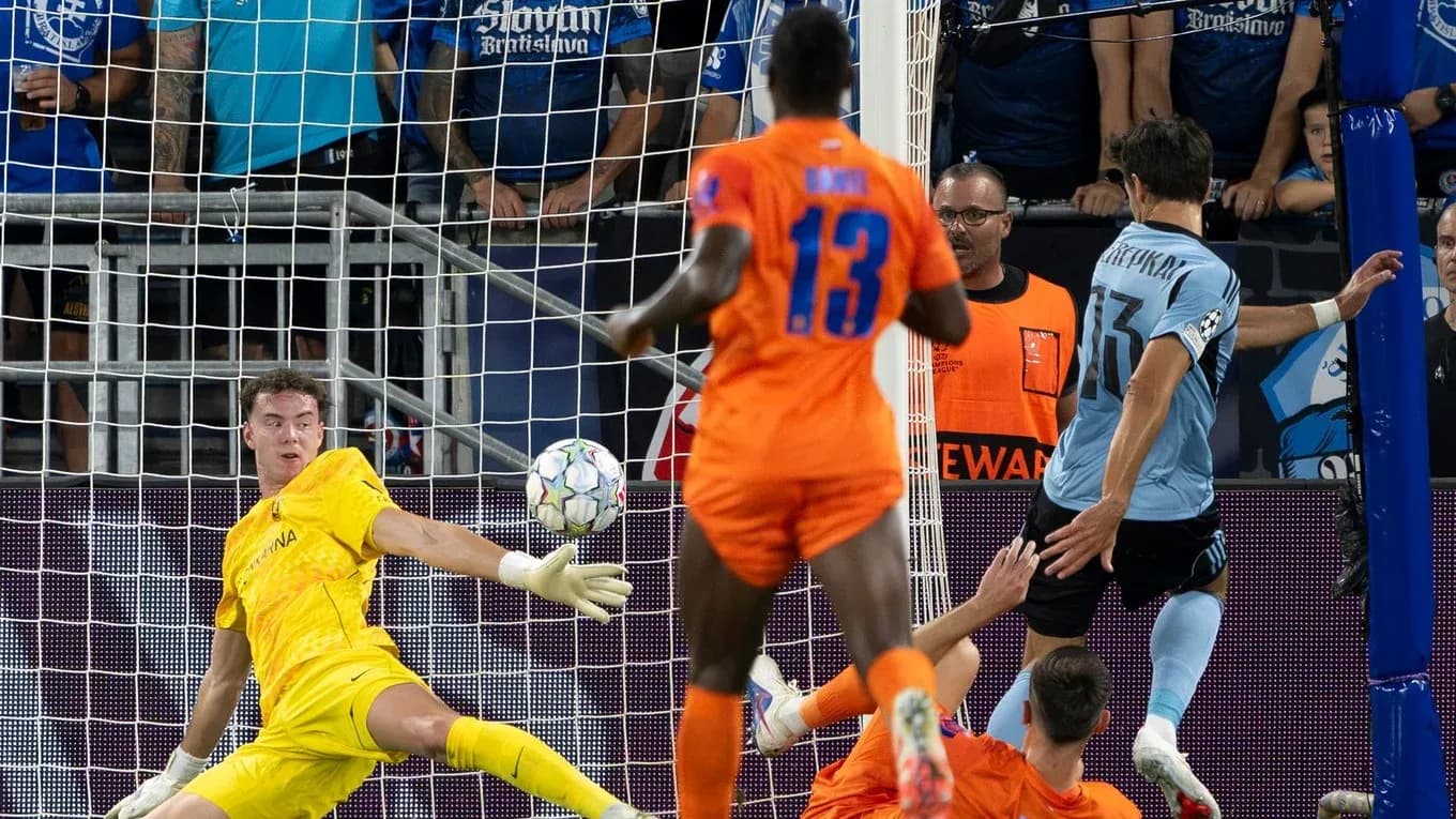 Gol de Slovan Bratislava en partido de Champions