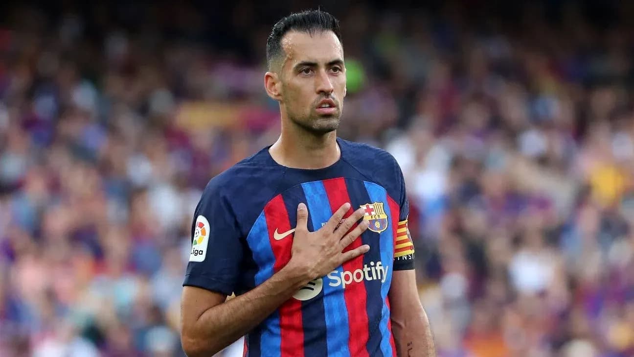 Jugador de FC Barcelona haciendo un gesto durante el partido