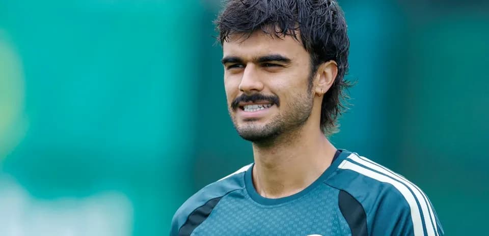 Jugador sonriendo durante la sesión de entrenamiento