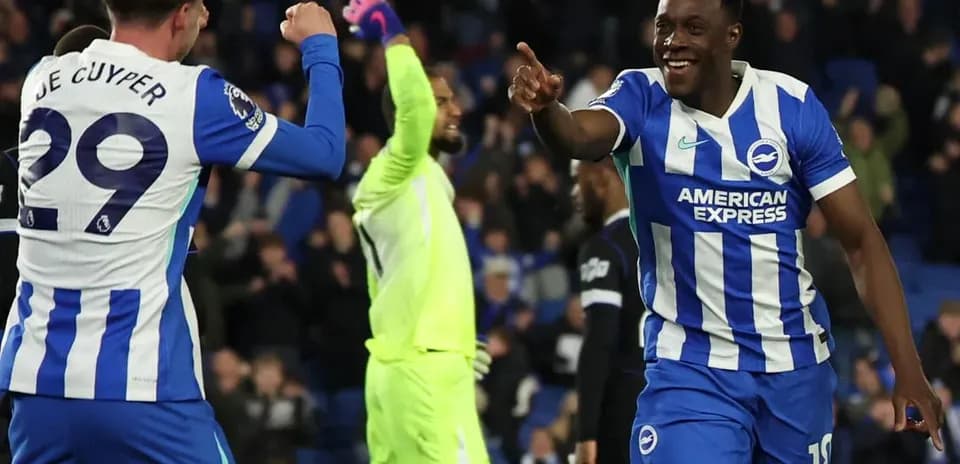 Jugadores de Brighton celebrando un gol