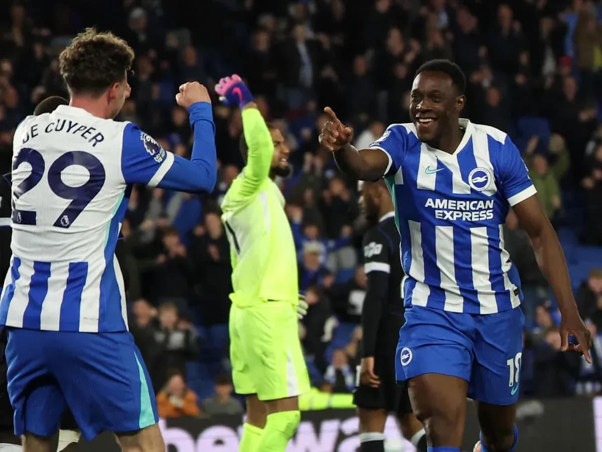 Jugadores de Brighton celebrando un gol