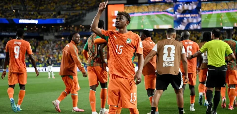 Jugador de Costa de Marfil celebrando en partido