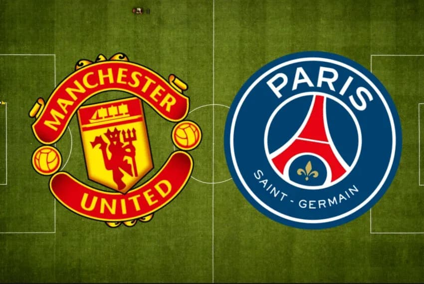 Logos de Manchester United y Paris Saint-Germain en el campo