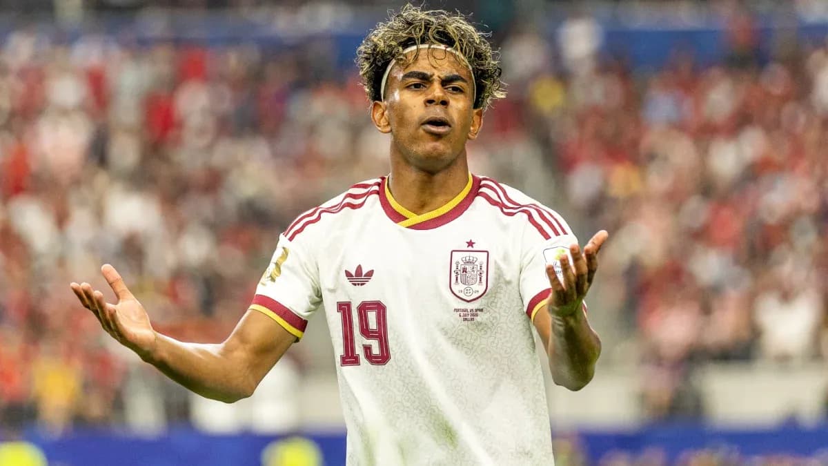 Jugador de España mostrando frustración durante el partido